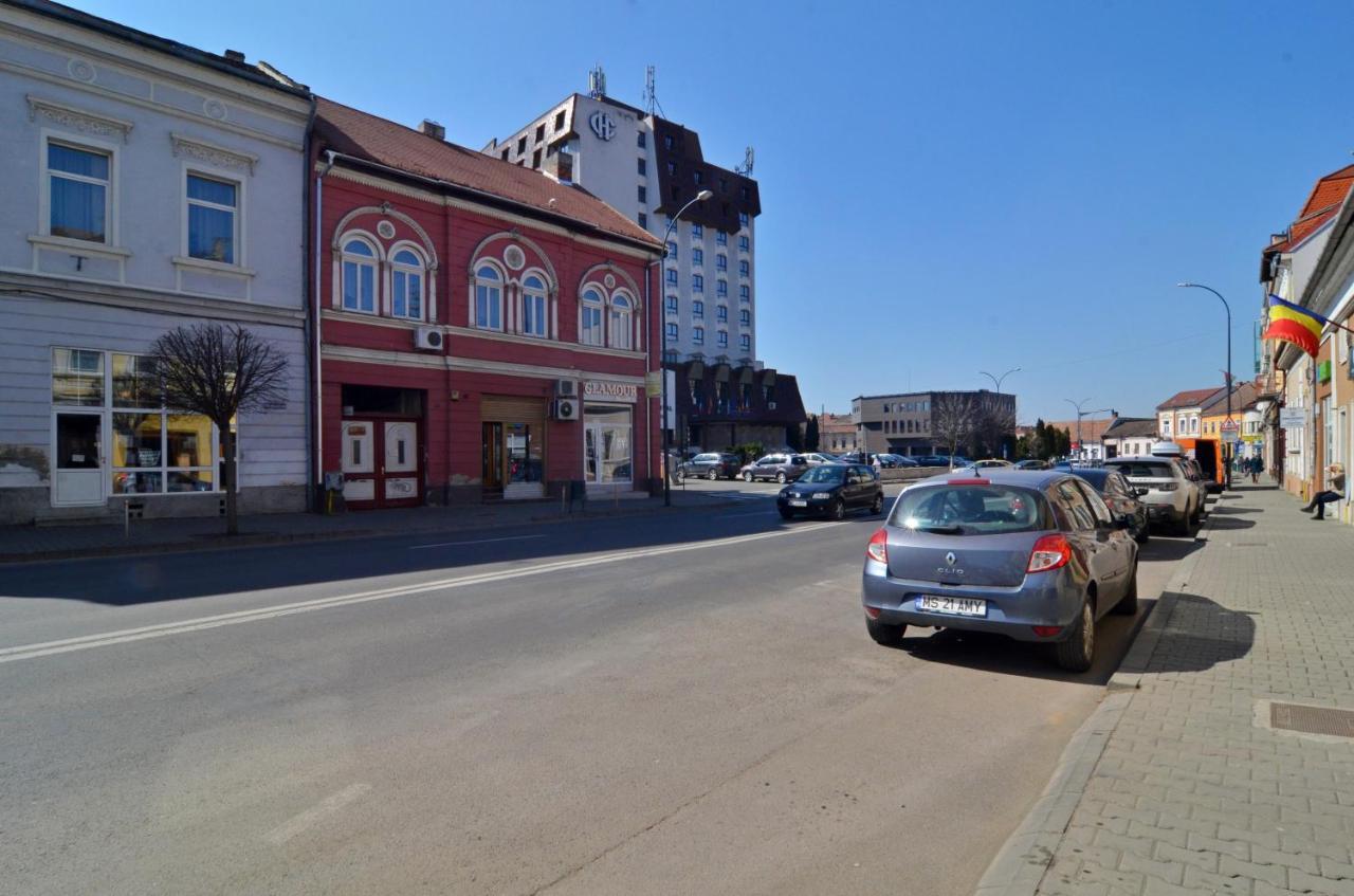 Apartament 8 Central Targu-Mures Bagian luar foto